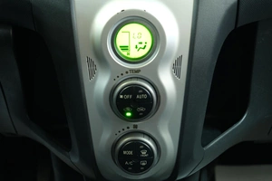 Хетчбэк Toyota Yaris 2007 года, 699000 рублей, Омск