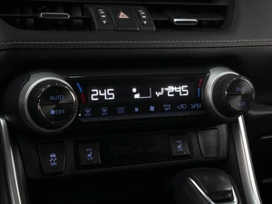 Внедорожник Toyota RAV4 2021 года, 3520000 рублей, Омск