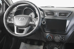 Седан Kia Rio 2013 года, 849000 рублей, Кемерово