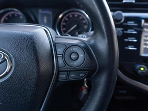 Седан Toyota Camry 2018 года, 2119000 рублей, Саратов