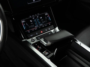 Внедорожник Audi e-tron 2020 года, 4357077 рублей, Москва