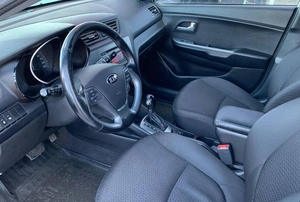 Хетчбэк Kia Rio 2016 года, 1050000 рублей, Солонцы