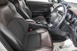 Внедорожник Toyota C-HR 2019 года, 1899000 рублей, Барнаул