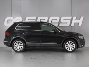 Внедорожник Volkswagen Tiguan 2018 года, 2876000 рублей, Красный Пахарь