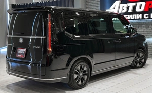 Минивэн Honda Stepwgn Spada 2023 года, 2950000 рублей, Красноярск