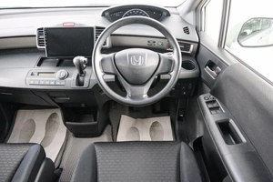 Минивэн Honda Freed 2012 года, 1159000 рублей, Красноярск