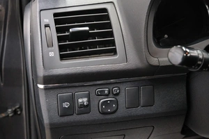 Седан Toyota Avensis 2009 года, 1179000 рублей, Омск