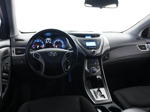 Седан Hyundai Elantra 2012 года, 868999 рублей, Москва