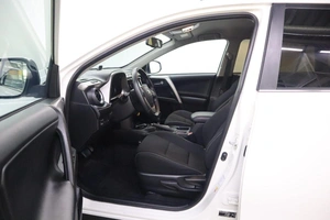 Внедорожник Toyota RAV4 2017 года, 2450000 рублей, Брянск