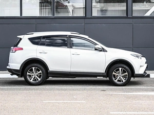 Внедорожник Toyota RAV4 2016 года, 1999000 рублей, Кирилловка