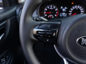 Седан Kia Rio 2018 года, 1389000 рублей, Саратов