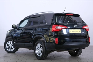 Внедорожник Kia Sorento 2016 года, 2199000 рублей, Омск