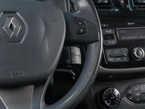 Хетчбэк Renault Sandero 2018 года, 949000 рублей, Сургут