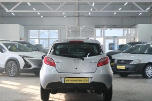 Хетчбэк Mazda Demio 2009 года, 689000 рублей, Омск