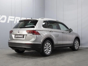 Внедорожник Volkswagen Tiguan 2018 года, 3390000 рублей, Омск