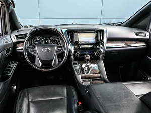 Минивэн Toyota Alphard 2019 года, 4349000 рублей, Кирилловка