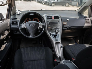 Хетчбэк Toyota Auris 2008 года, 720000 рублей, Краснодар