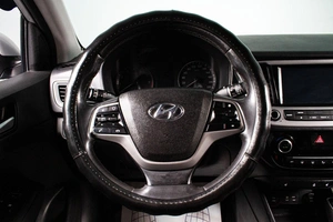 Седан Hyundai Solaris 2017 года, 1359000 рублей, Сургут