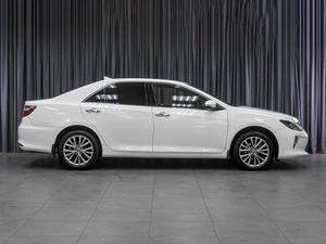 Седан Toyota Camry 2017 года, 2399000 рублей, Тюмень