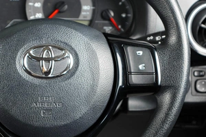 Хетчбэк Toyota Vitz 2017 года, 1259000 рублей, Тюмень