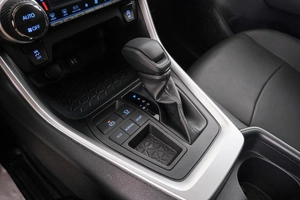 Внедорожник Toyota RAV4 2021 года, 3549000 рублей, Красноярск