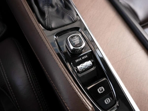 Внедорожник Volvo XC90 2020 года, 4599000 рублей, Саратов