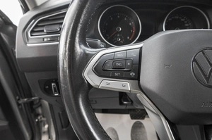 Внедорожник Volkswagen Tiguan 2021 года, 2499000 рублей, Барнаул