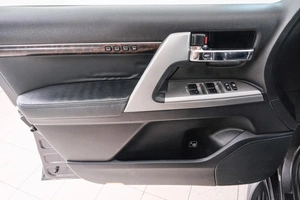 Внедорожник Toyota Land Cruiser 2014 года, 4399000 рублей, Красноярск