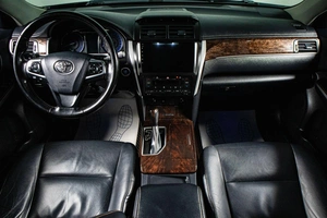 Седан Toyota Camry 2017 года, 2729000 рублей, Сургут