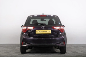 Хетчбэк Toyota Vitz 2018 года, 1069000 рублей, Томск