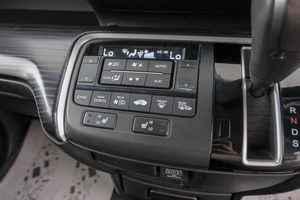 Минивэн Honda Stepwgn Spada 2015 года, 1989000 рублей, Красноярск