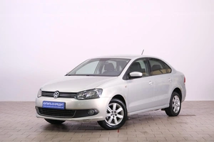 Седан Volkswagen Polo 2013 года, 919000 рублей, Омск