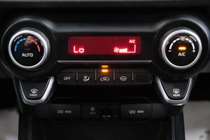 Седан Kia Rio 2017 года, 1359000 рублей, Омск