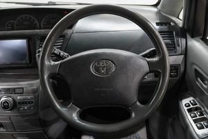 Минивэн Toyota Voxy 2006 года, 889000 рублей, Новокузнецк