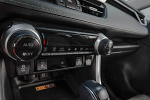 Внедорожник Toyota RAV4 2024 года, 3919000 рублей, Челябинск