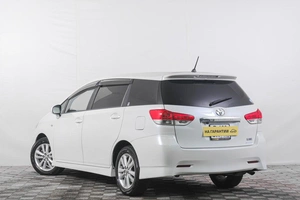 Минивэн Toyota Wish 2010 года, 1299000 рублей, Кемерово