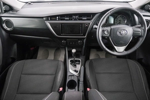 Хетчбэк Toyota Auris 2012 года, 1149000 рублей, Красноярск