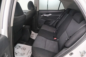 Хетчбэк Toyota Auris 2010 года, 879000 рублей, Красноярск