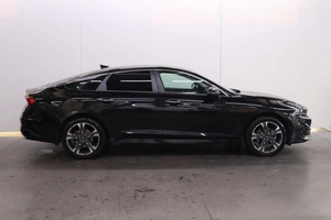 Седан Kia K5 2021 года, 2560000 рублей, Брянск