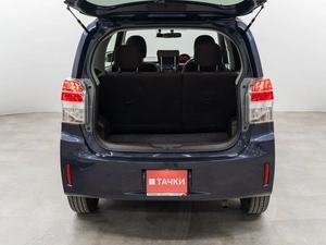 Минивэн Toyota Spade 2012 года, 1000000 рублей, Красноярск