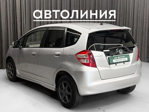 Хетчбэк Honda Fit 2010 года, 699000 рублей, Красноярск