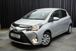 Хетчбэк Toyota Vitz 2018 года, 877000 рублей, Красноярск