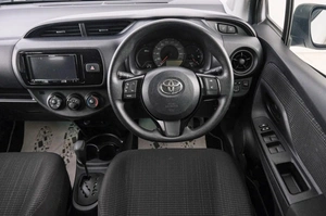 Хетчбэк Toyota Vitz 2019 года, 959000 рублей, Красноярск