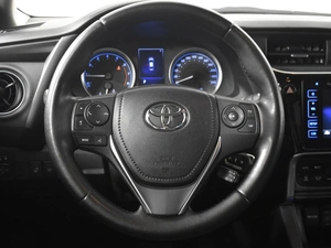 Седан Toyota Corolla 2017 года, 1647300 рублей, Казань