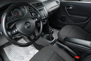 Седан Volkswagen Polo 2017 года, 1369000 рублей, Тюмень