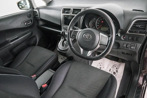 Хетчбэк Toyota Ractis 2011 года, 849000 рублей, Красноярск