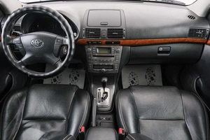 Седан Toyota Avensis 2008 года, 949000 рублей, Красноярск