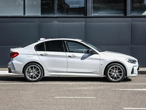 Седан BMW 1 серия 2020 года, 2599000 рублей, Кирилловка