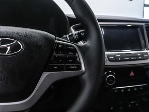 Седан Hyundai Solaris 2017 года, 1250000 рублей, Красноярск