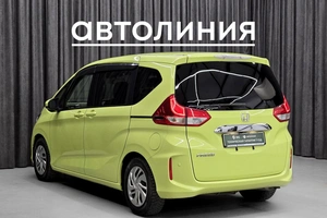 Минивэн Honda Freed 2017 года, 1320000 рублей, Красноярск